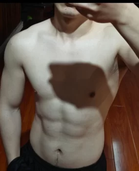 有点小肌肉