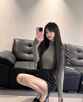 颜值系嫩妹水多穴紧好泄火