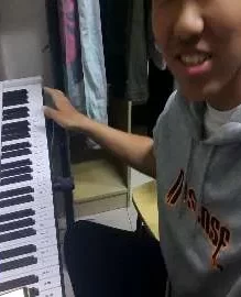 00后小帅哥可男可女