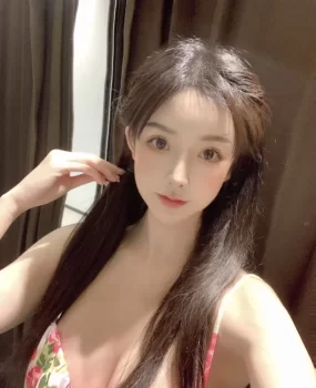 极品嫩妹兼职，皮肤白嫩，逼紧水多