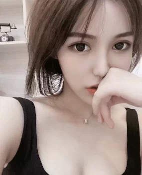 高端极品美女丝袜性感诱惑，在线可约