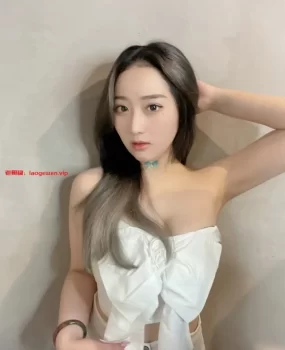 重庆兼职妹妹粉逼丰乳肥臀多水